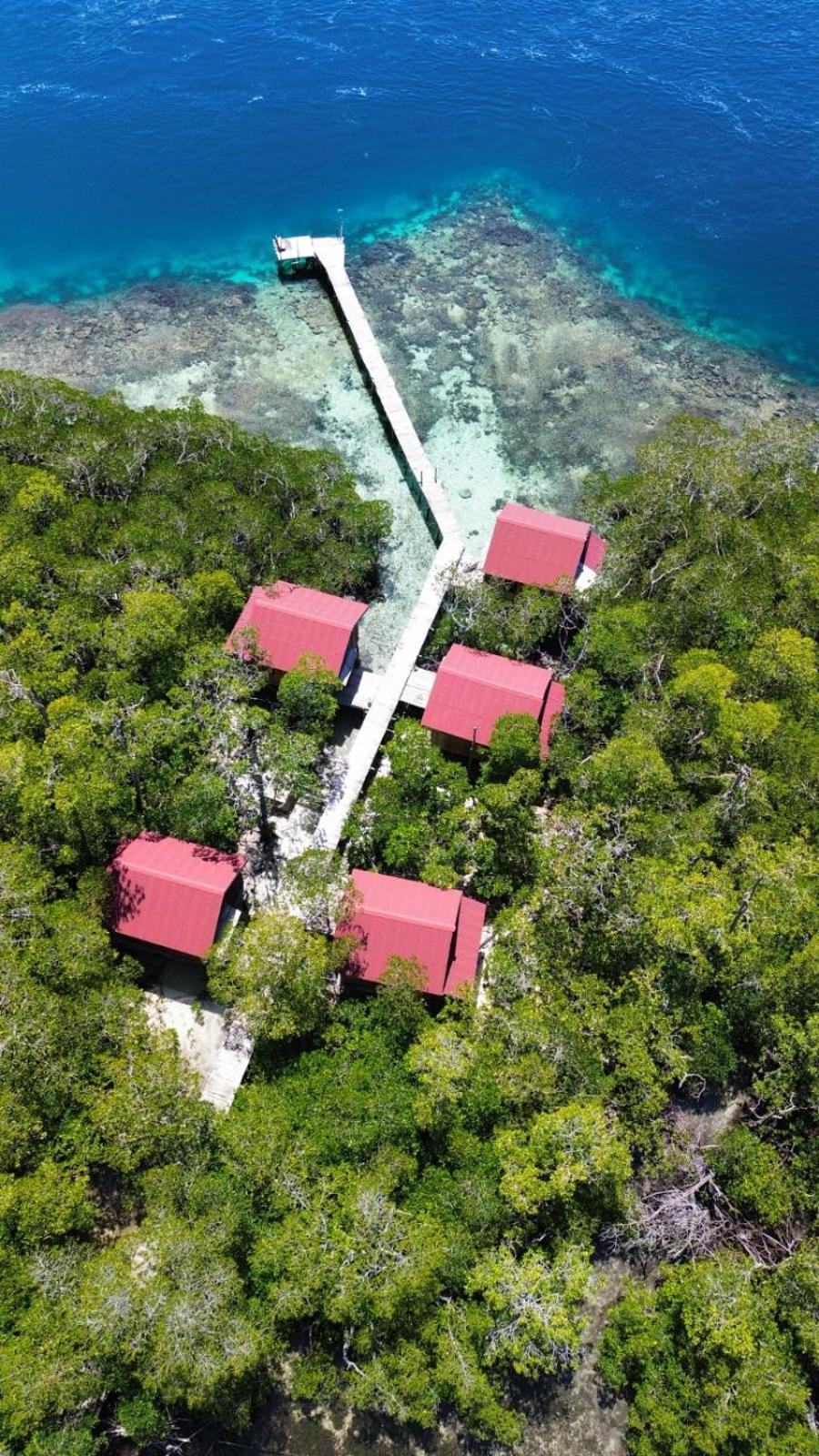 Raja Ampat Blue Sea Villa Besir Exterior photo