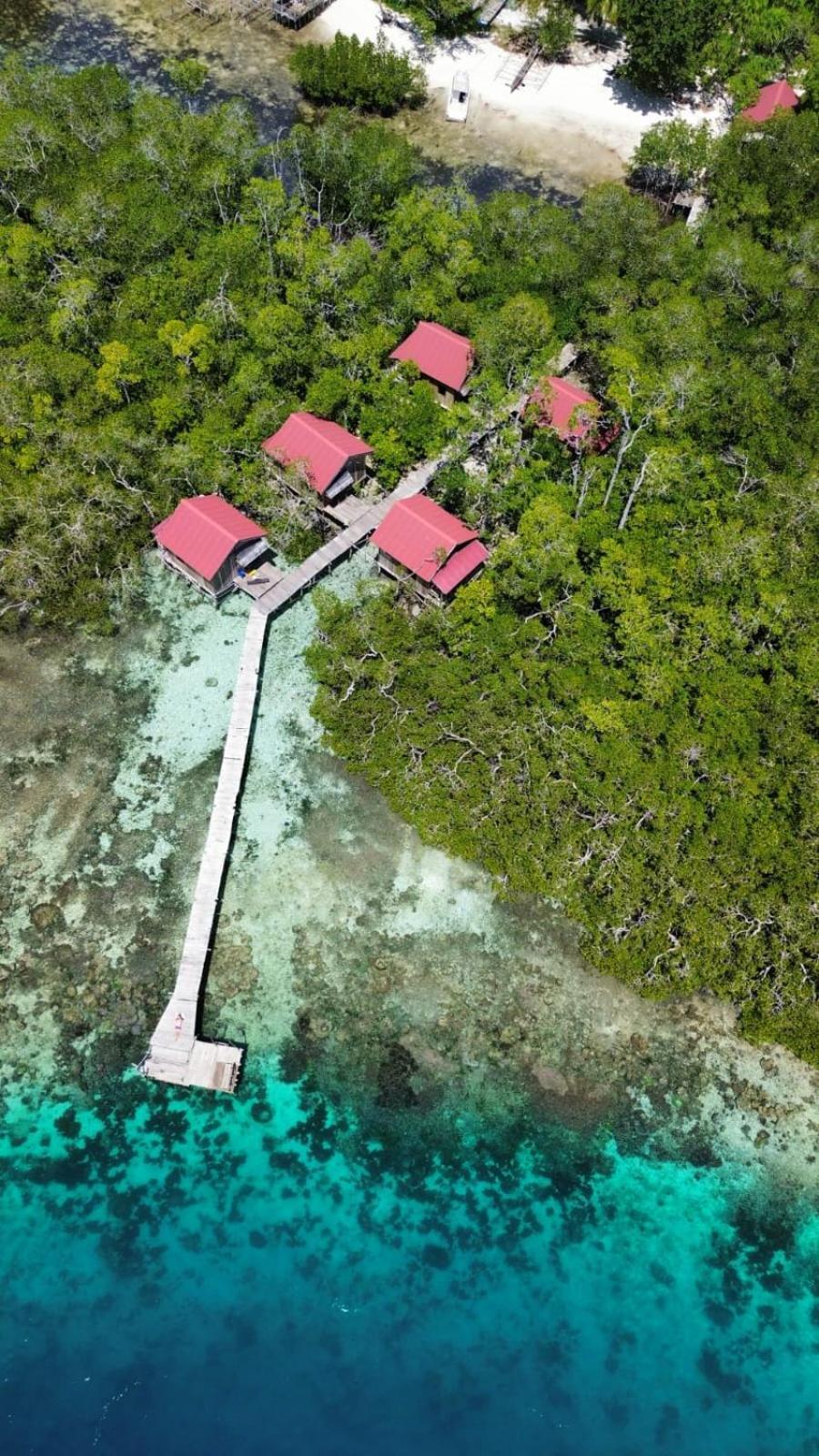 Raja Ampat Blue Sea Villa Besir Exterior photo